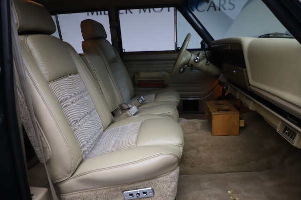 Used 1991 Jeep Grand Wagoneer for sale Sold at Alfa Romeo of Greenwich in Greenwich CT 06830 19