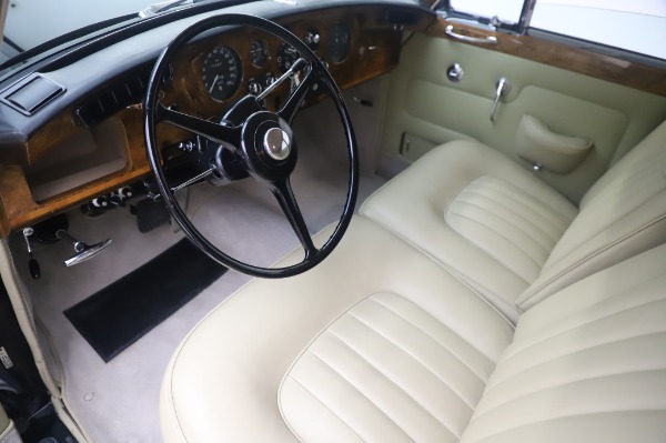 Used 1965 Rolls-Royce Silver Cloud III for sale Sold at Alfa Romeo of Greenwich in Greenwich CT 06830 14