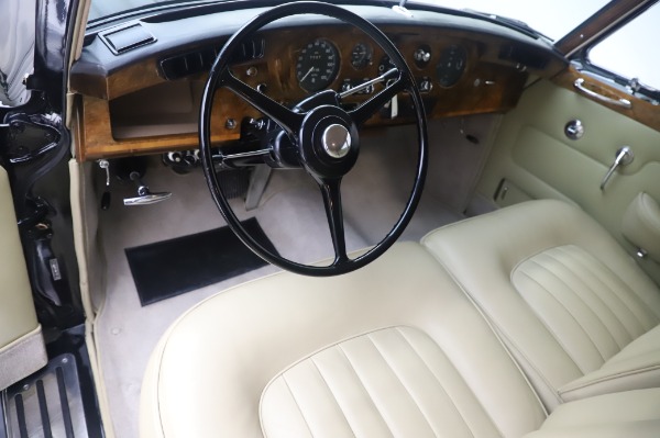Used 1965 Rolls-Royce Silver Cloud III for sale Sold at Alfa Romeo of Greenwich in Greenwich CT 06830 15