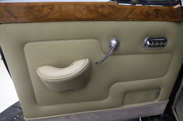 Used 1965 Rolls-Royce Silver Cloud III for sale $99,900 at Alfa Romeo of Greenwich in Greenwich CT 06830 17