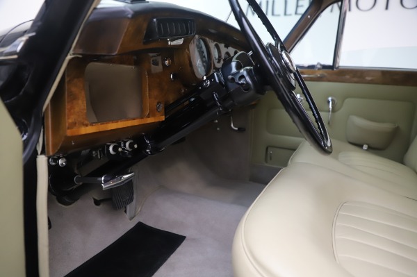 Used 1965 Rolls-Royce Silver Cloud III for sale Sold at Alfa Romeo of Greenwich in Greenwich CT 06830 18