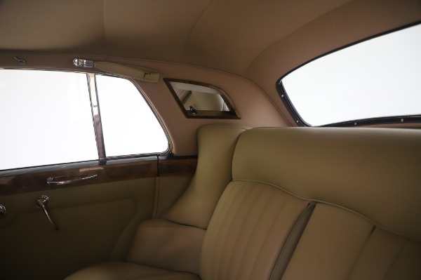 Used 1965 Rolls-Royce Silver Cloud III for sale $99,900 at Alfa Romeo of Greenwich in Greenwich CT 06830 22