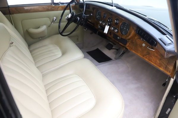 Used 1965 Rolls-Royce Silver Cloud III for sale Sold at Alfa Romeo of Greenwich in Greenwich CT 06830 23