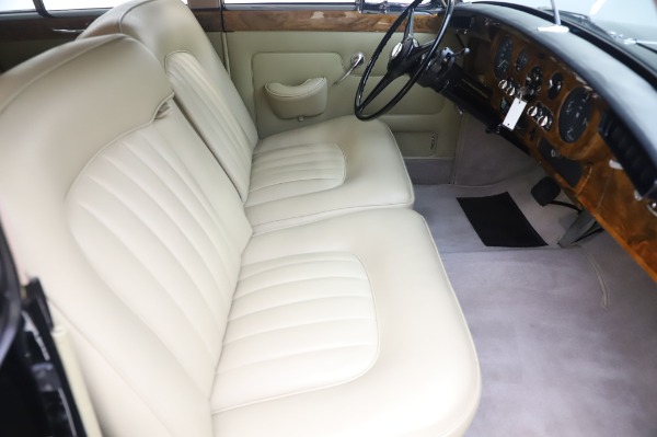 Used 1965 Rolls-Royce Silver Cloud III for sale Sold at Alfa Romeo of Greenwich in Greenwich CT 06830 24