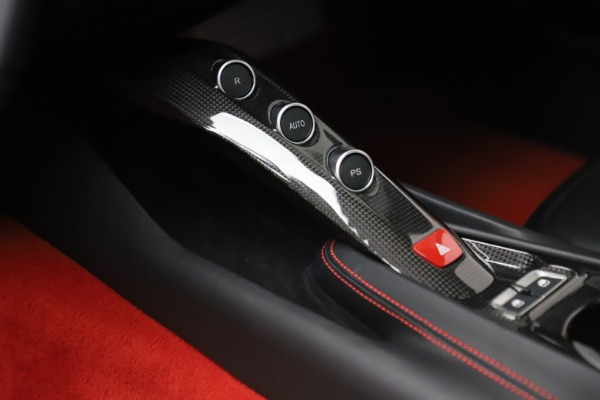 Used 2015 Ferrari F12 Berlinetta for sale $235,900 at Alfa Romeo of Greenwich in Greenwich CT 06830 21