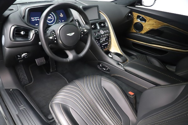 Used 2017 Aston Martin DB11 V12 Coupe for sale $149,900 at Alfa Romeo of Greenwich in Greenwich CT 06830 13