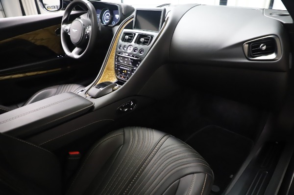 Used 2017 Aston Martin DB11 V12 Coupe for sale $149,900 at Alfa Romeo of Greenwich in Greenwich CT 06830 21
