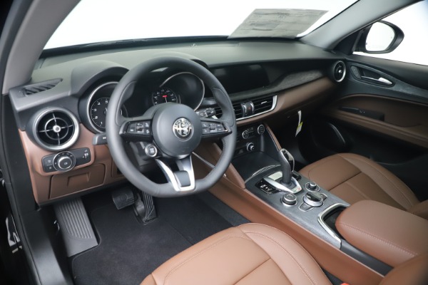 New 2020 Alfa Romeo Stelvio Q4 for sale $49,045 at Alfa Romeo of Greenwich in Greenwich CT 06830 16