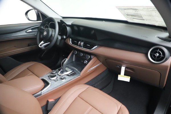 New 2020 Alfa Romeo Stelvio Q4 for sale $49,045 at Alfa Romeo of Greenwich in Greenwich CT 06830 23