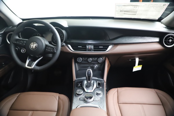 New 2020 Alfa Romeo Stelvio Q4 for sale $49,045 at Alfa Romeo of Greenwich in Greenwich CT 06830 28