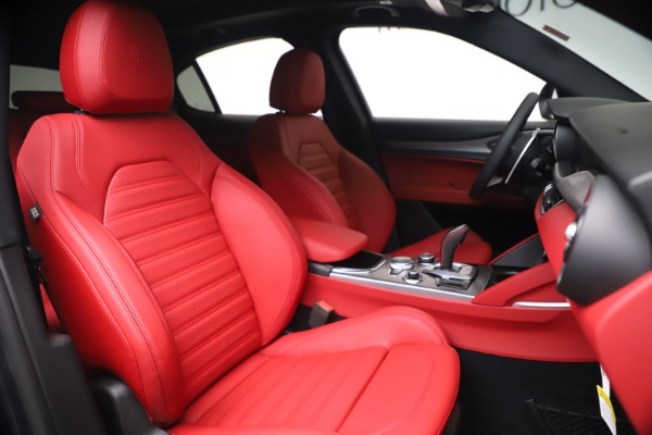 New 2020 Alfa Romeo Stelvio Ti Sport Q4 for sale $56,145 at Alfa Romeo of Greenwich in Greenwich CT 06830 22