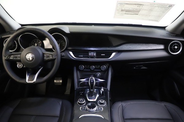 New 2020 Alfa Romeo Stelvio for sale $50,145 at Alfa Romeo of Greenwich in Greenwich CT 06830 16