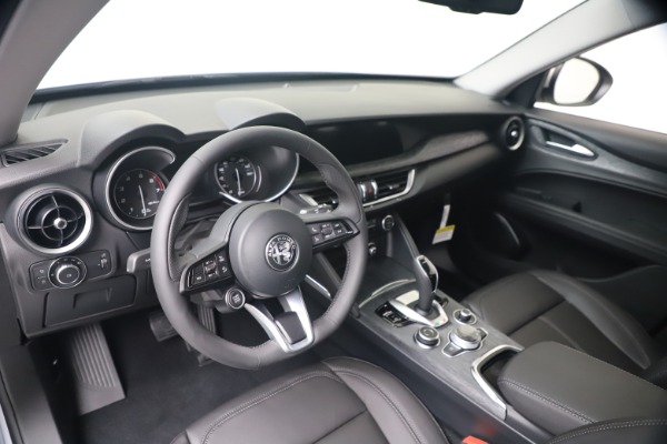New 2020 Alfa Romeo Stelvio Q4 for sale $49,795 at Alfa Romeo of Greenwich in Greenwich CT 06830 17