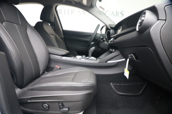 New 2020 Alfa Romeo Stelvio Q4 for sale $49,795 at Alfa Romeo of Greenwich in Greenwich CT 06830 23