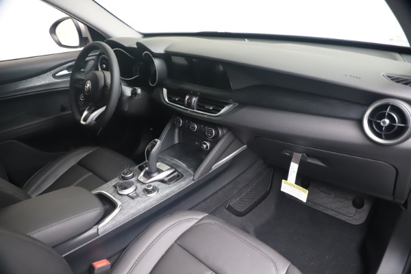 New 2020 Alfa Romeo Stelvio Q4 for sale $49,795 at Alfa Romeo of Greenwich in Greenwich CT 06830 24