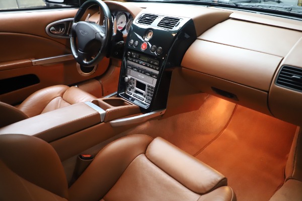 Used 2003 Aston Martin V12 Vanquish Coupe for sale $79,900 at Alfa Romeo of Greenwich in Greenwich CT 06830 19