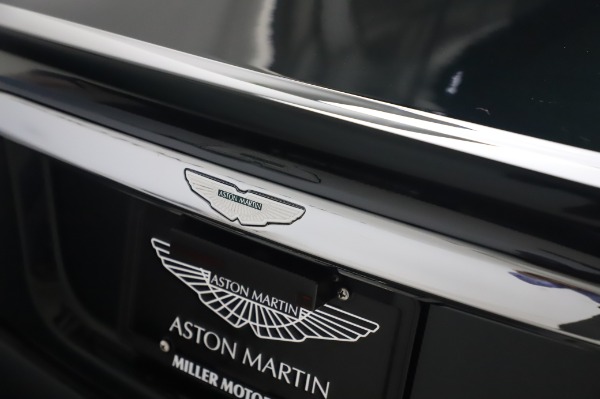 Used 2003 Aston Martin V12 Vanquish Coupe for sale $79,900 at Alfa Romeo of Greenwich in Greenwich CT 06830 25