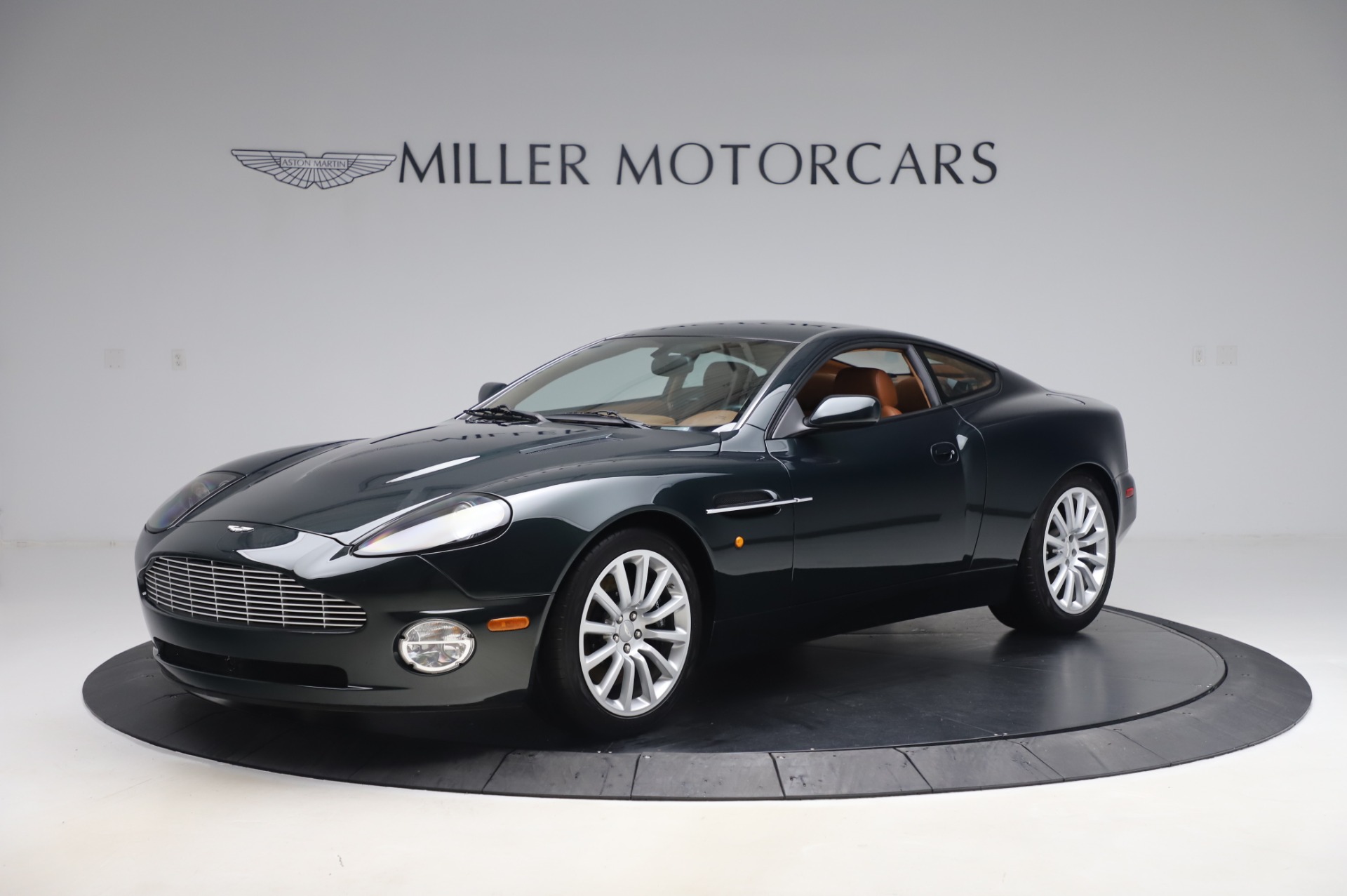 Used 2003 Aston Martin V12 Vanquish Coupe for sale $79,900 at Alfa Romeo of Greenwich in Greenwich CT 06830 1