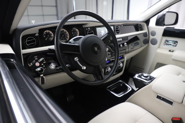 Used 2014 Rolls-Royce Phantom for sale Sold at Alfa Romeo of Greenwich in Greenwich CT 06830 18