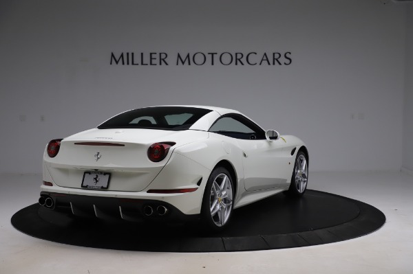 Used 2016 Ferrari California T for sale Sold at Alfa Romeo of Greenwich in Greenwich CT 06830 17