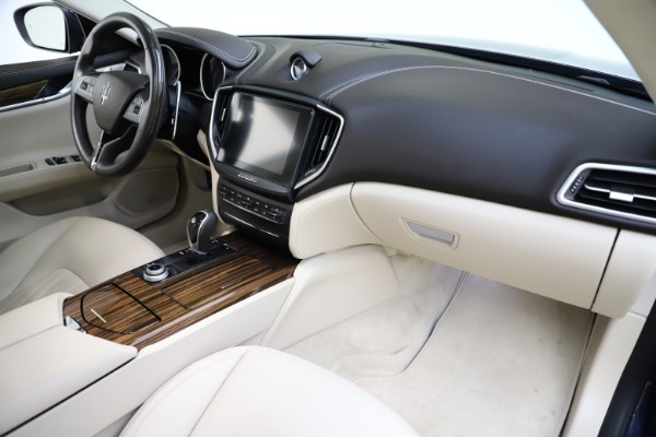 Used 2017 Maserati Ghibli S Q4 for sale Sold at Alfa Romeo of Greenwich in Greenwich CT 06830 24