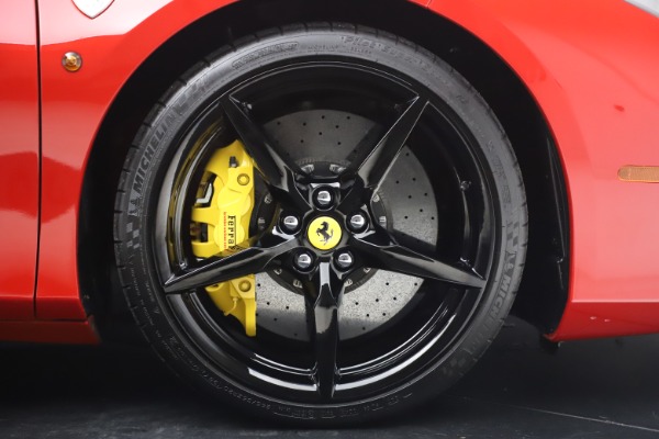 Used 2018 Ferrari 488 Spider for sale $286,900 at Alfa Romeo of Greenwich in Greenwich CT 06830 27