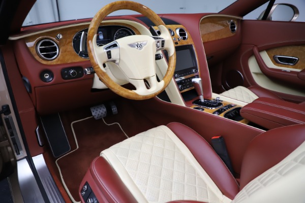 Used 2017 Bentley Continental GTC W12 for sale $165,900 at Alfa Romeo of Greenwich in Greenwich CT 06830 27