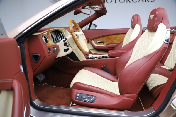 Used 2017 Bentley Continental GTC W12 for sale $165,900 at Alfa Romeo of Greenwich in Greenwich CT 06830 28