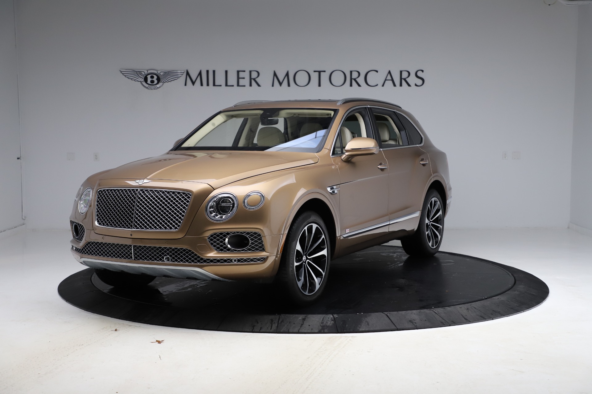 Used 2017 Bentley Bentayga W12 for sale Sold at Alfa Romeo of Greenwich in Greenwich CT 06830 1