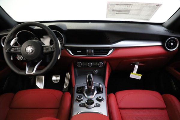 New 2020 Alfa Romeo Stelvio Ti Sport Q4 for sale Sold at Alfa Romeo of Greenwich in Greenwich CT 06830 16