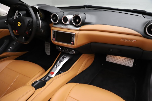 Used 2018 Ferrari California T for sale Sold at Alfa Romeo of Greenwich in Greenwich CT 06830 23