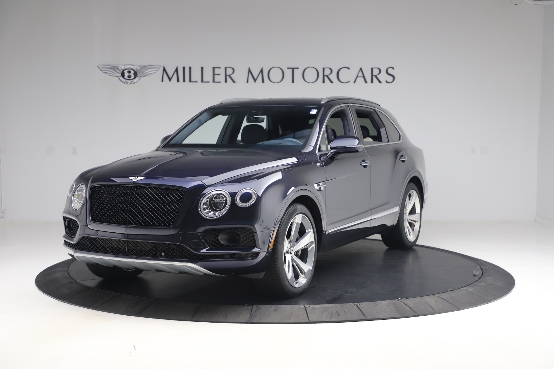 Used 2018 Bentley Bentayga W12 Signature for sale Sold at Alfa Romeo of Greenwich in Greenwich CT 06830 1