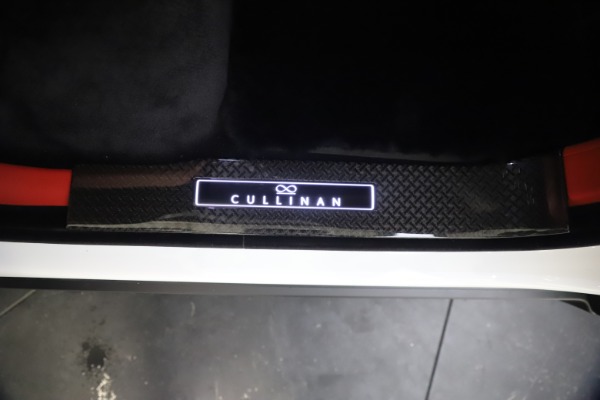New 2021 Rolls-Royce Cullinan Black Badge for sale Sold at Alfa Romeo of Greenwich in Greenwich CT 06830 23