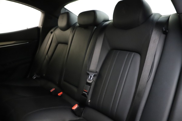 Used 2017 Maserati Ghibli S Q4 for sale $41,900 at Alfa Romeo of Greenwich in Greenwich CT 06830 18