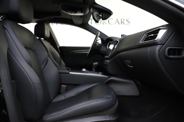 Used 2017 Maserati Ghibli S Q4 for sale $41,900 at Alfa Romeo of Greenwich in Greenwich CT 06830 23