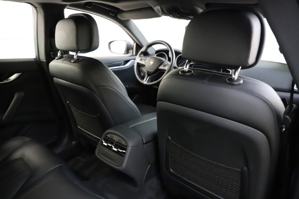 Used 2017 Maserati Ghibli S Q4 for sale $41,900 at Alfa Romeo of Greenwich in Greenwich CT 06830 28