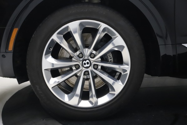 Used 2017 Bentley Bentayga W12 for sale $126,900 at Alfa Romeo of Greenwich in Greenwich CT 06830 16