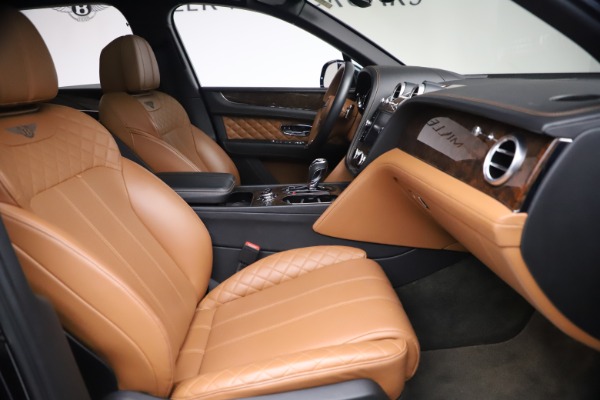 Used 2017 Bentley Bentayga W12 for sale $126,900 at Alfa Romeo of Greenwich in Greenwich CT 06830 27