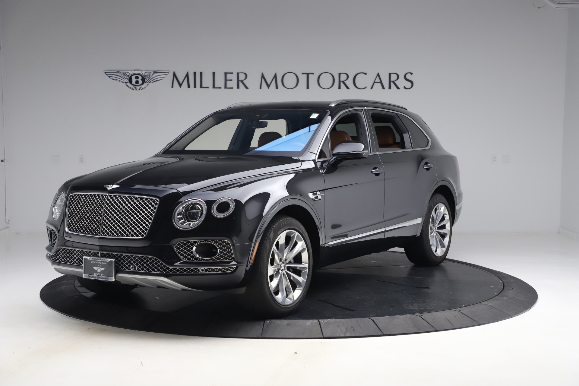 Used 2017 Bentley Bentayga W12 for sale $126,900 at Alfa Romeo of Greenwich in Greenwich CT 06830 1