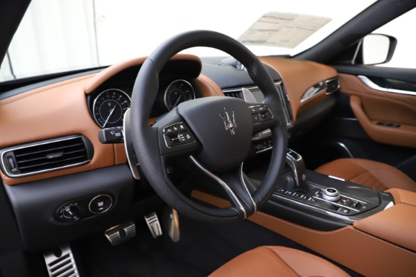 New 2021 Maserati Levante S Q4 GranSport for sale $108,235 at Alfa Romeo of Greenwich in Greenwich CT 06830 13