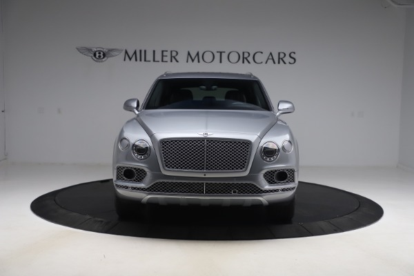 Used 2018 Bentley Bentayga W12 Signature Edition for sale $149,900 at Alfa Romeo of Greenwich in Greenwich CT 06830 13