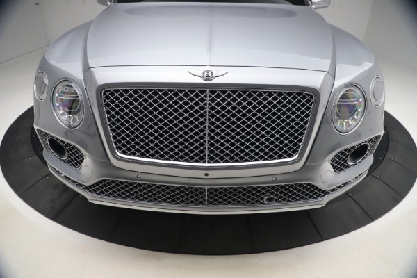 Used 2018 Bentley Bentayga W12 Signature Edition for sale $149,900 at Alfa Romeo of Greenwich in Greenwich CT 06830 14