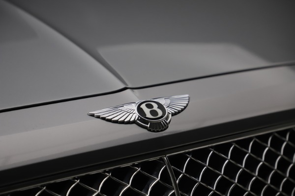 Used 2018 Bentley Bentayga W12 Signature Edition for sale $149,900 at Alfa Romeo of Greenwich in Greenwich CT 06830 15