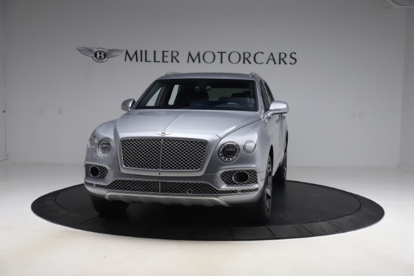 Used 2018 Bentley Bentayga W12 Signature Edition for sale $149,900 at Alfa Romeo of Greenwich in Greenwich CT 06830 2