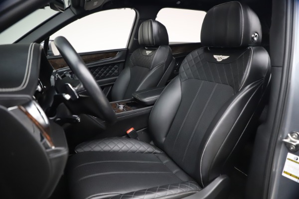 Used 2018 Bentley Bentayga W12 Signature Edition for sale $149,900 at Alfa Romeo of Greenwich in Greenwich CT 06830 20