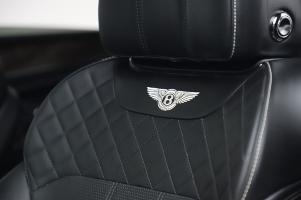 Used 2018 Bentley Bentayga W12 Signature Edition for sale $149,900 at Alfa Romeo of Greenwich in Greenwich CT 06830 21