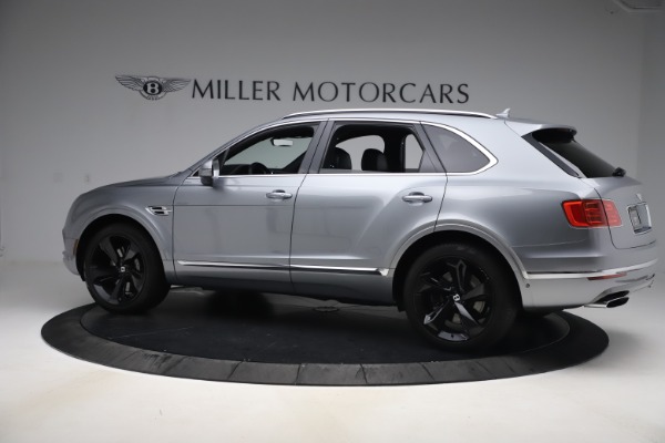 Used 2018 Bentley Bentayga W12 Signature Edition for sale $149,900 at Alfa Romeo of Greenwich in Greenwich CT 06830 4