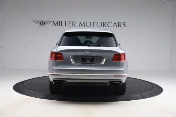 Used 2018 Bentley Bentayga W12 Signature Edition for sale $149,900 at Alfa Romeo of Greenwich in Greenwich CT 06830 7