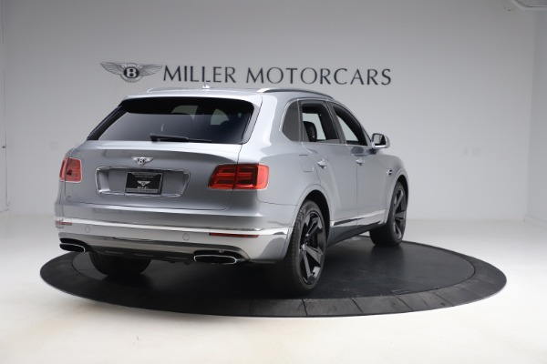 Used 2018 Bentley Bentayga W12 Signature Edition for sale $149,900 at Alfa Romeo of Greenwich in Greenwich CT 06830 8