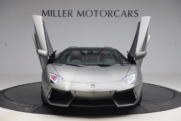 Used 2015 Lamborghini Aventador Roadster LP 700-4 for sale $349,900 at Alfa Romeo of Greenwich in Greenwich CT 06830 12